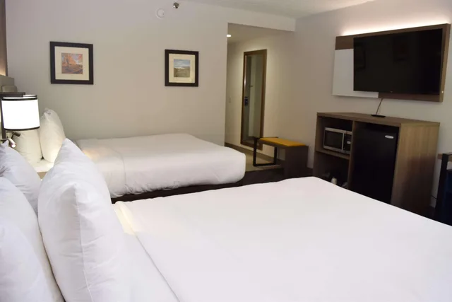غرفة بسريرين كوين لذوي الإعاقة، Comfort Inn & Suites Syracuse-Carrier Circle 2/10