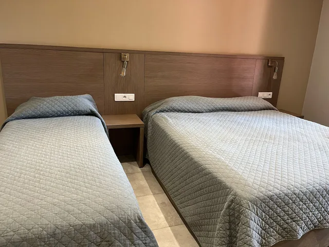 غرفة ثلاثية بسرير مزدوج وسرير فردي، Hotel Corsica 1/4