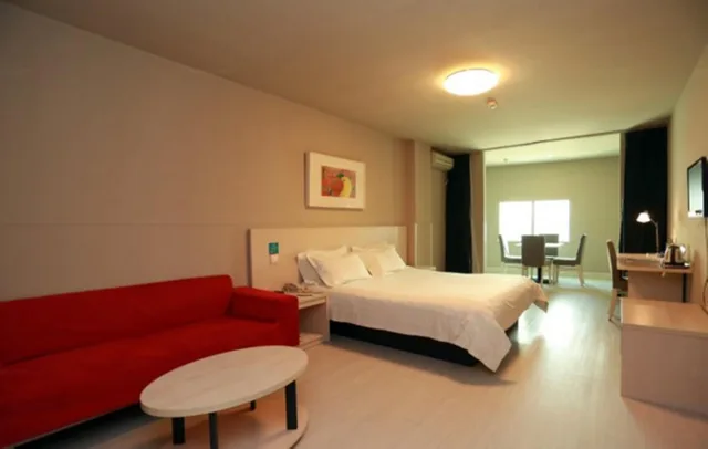 غرفة قياسية بسريرين منفصلين، Jinjiang Inn (Wuhan Wuchang Railway Station) 2/5