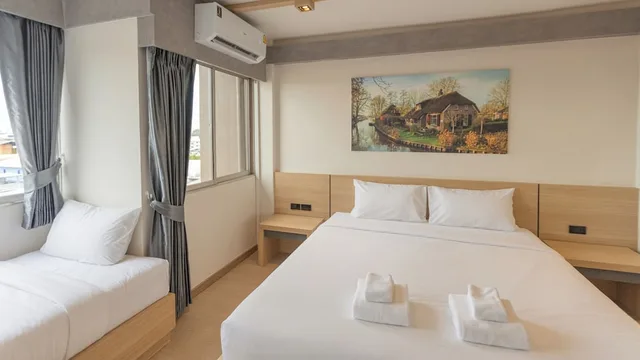 غرفة ديلوكس ثلاثية بسرير مزدوج وسرير فردي، B2 Surat Thani Boutique & Budget Hotel 2/4