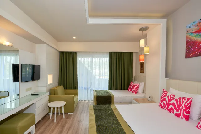 Room, Double Bed, Land View، Orange County Alanya 6/8
