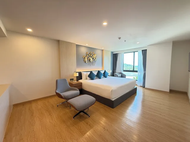 Grand, Vip, Suite, 1 King and 1 Single Beds، Wyndham La Vita Phuket 5/10