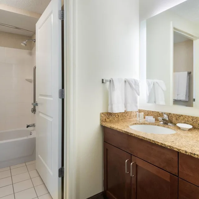 1 Bedroom, Suite, Sofa, Residence Inn By Marriott St Louis Downtown 1/2
