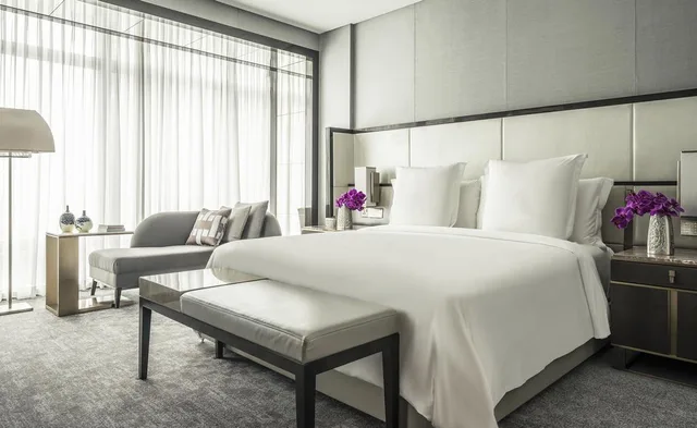 Room, Double or Twin Bed, City View, Four Seasons Hotel Kuala Lumpur 1/1