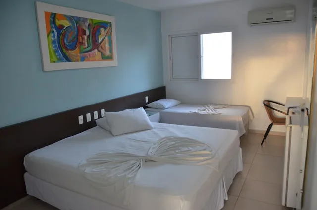 غرفة ثلاثية، Hotel Des Basques 1/5