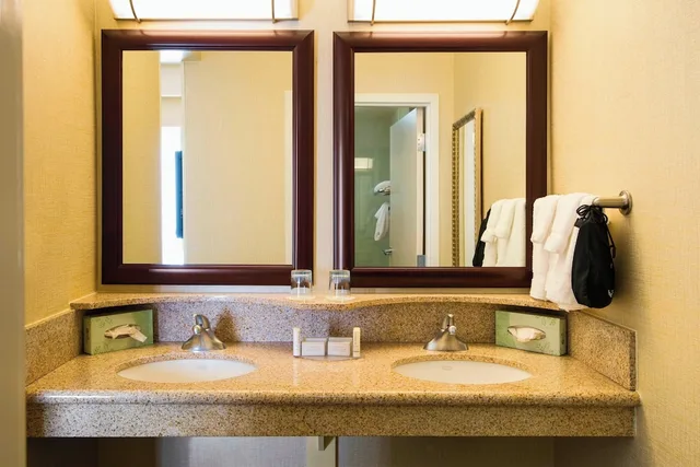استوديو بسرير كينج، SpringHill Suites by Marriott Omaha East/Council Bluffs, IA 4/8
