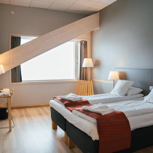 غرفة بسرير مزدوج بإطلالة على البحيرة، Wood Hotel Frichs Hotel and Spiseri 1/6