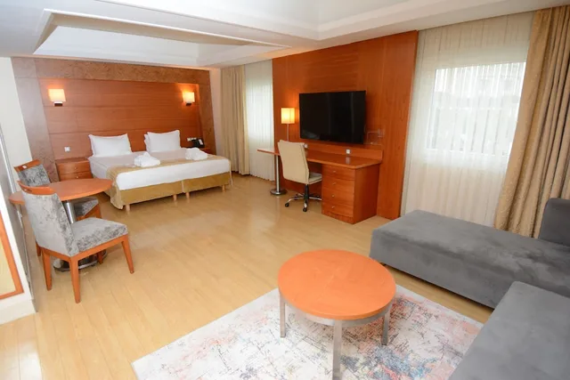 جناح بسرير كوين بغرفة نوم واحدة بمنطقة جلوس، Holiday Inn Istanbul City 6/9
