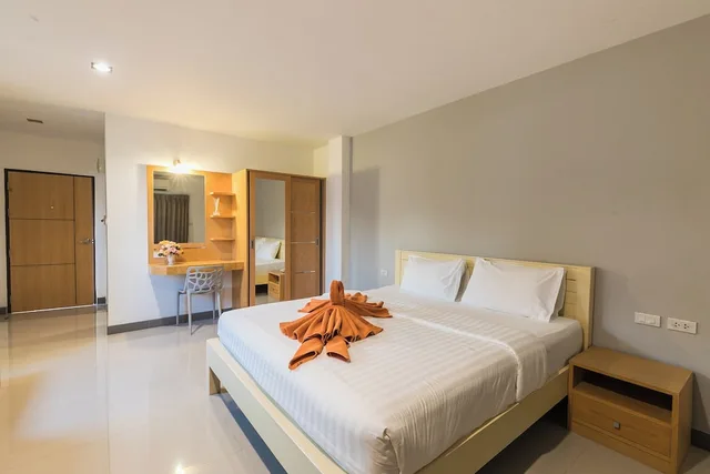 غرفة قياسية بسرير كينج، T Sleep Place 1/8
