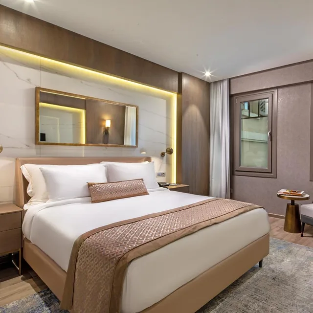 غرفة ديلوكس بسرير مزدوج بإطلالة على البحر، Mula Hotel 3/4