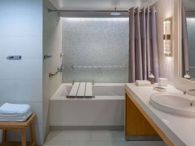 Room, 2 Queen Beds, Hyatt Centric Key West Resort and Spa 6/7