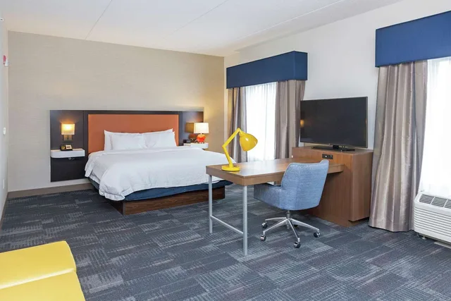 جناح استوديو بسرير كينج لذوي الإعاقة، Hampton Inn & Suites Morgantown / University Town Centre 2/3