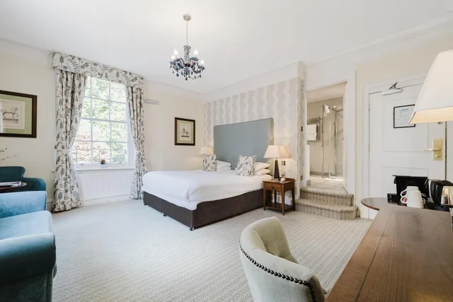 Feature, Double Bed، Winchester Royal 7/10