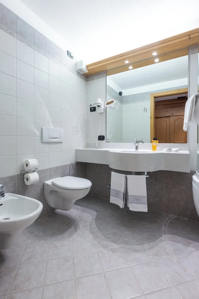 Junior Suite, Balcony, Flora Hotel 6/10