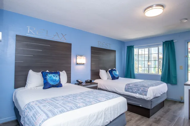 Standard, 2 Double Beds, Aqua Breeze Inn 1/2
