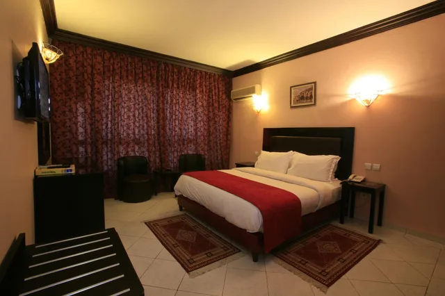 غرفة بسريرين مزدوجين بإطلالة على المسبح، Imperial Holiday Hotel 3/6