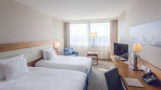 غرفة ديلوكس بسريرين منفصلين، Movenpick Hotel Geneva 6/6