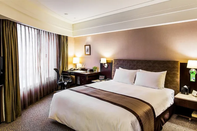 غرفة غراند ركنية بسرير مزدوج، Grand Forward Hotel 1/2