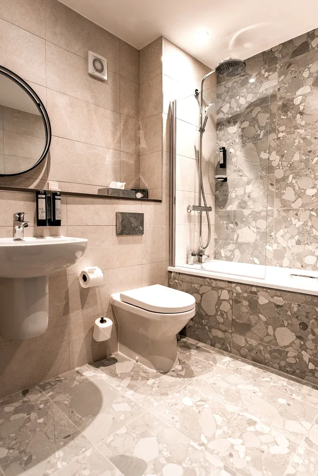 غرفة فاخرة ثلاثية بسرير كينج بغرفة نوم واحدة في الطابق الأرضي، Lace Market Hotel 6/6