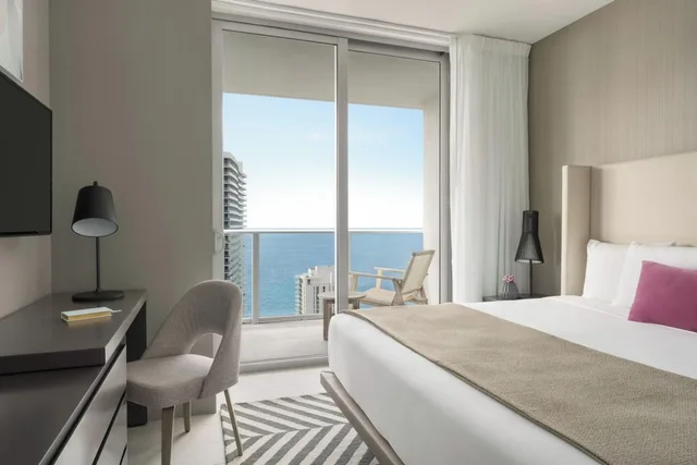 Suite, Multiple Beds, City View, Corner، Hyde Beach House 2/3