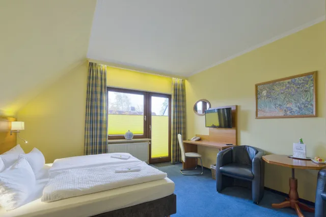 غرفة بسرير كينج بشرفة، Hotel Morgensonne 1/3