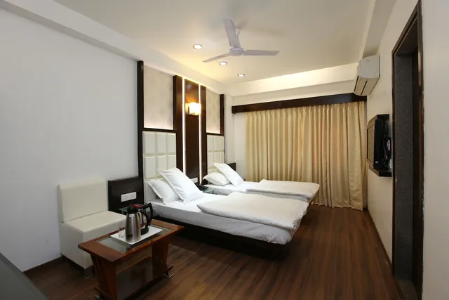 غرفة تنفيذية بسريرين منفصلين، HOTEL ATITHI 4/5