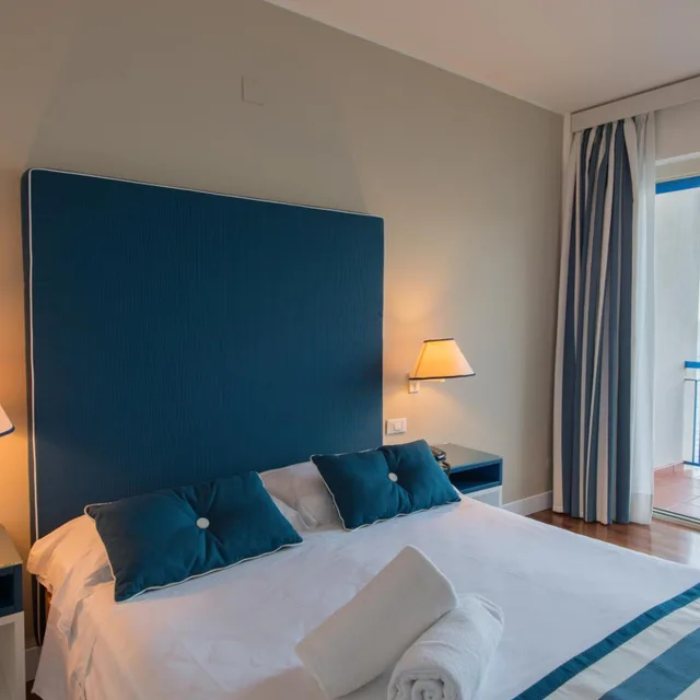 غرفة رباعية بإطلالة على البحر، Splendid Hotel La Torre 1/8
