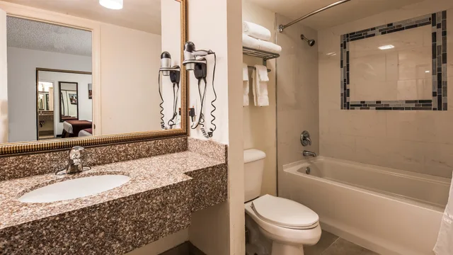 جناح بسرير كينج مع أريكة بمطبخ، Best Western Pahrump Oasis 5/6