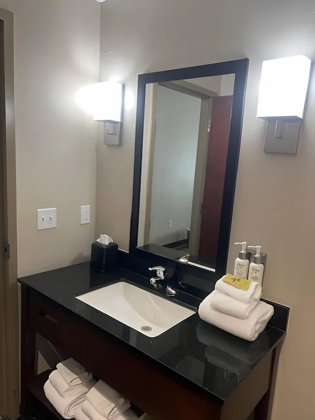 Standard, Multiple Beds، Garner Hotel Page - Lake Powell Area By IHG 9/10