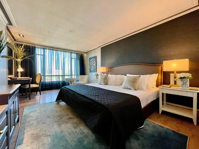 غرفة بريميير بسرير مزدوج أو سريرين منفصلين، Grand Regal Hotel Davao 1/4