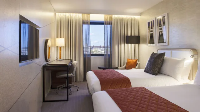 Premium, 2 Double Beds, Crowne Plaza London - Kings Cross 2/10