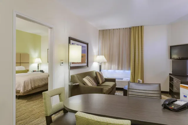 جناح بسرير كينج بغرفة نوم واحدة مع أريكة، CANDLEWOOD SUITES SAN MARCOS 7/10