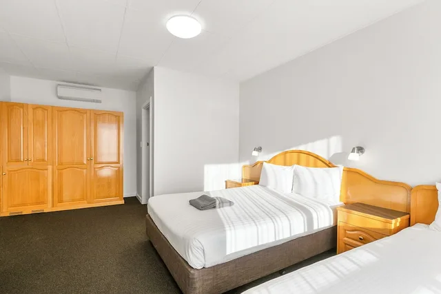 غرفة قياسية بسرير كوين وسرير فردي، Best Western Port Lincoln 1/7