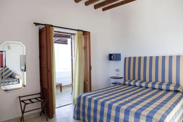 Room, Triple, Sea View, Terrace, Hotel Cincotta 2/6