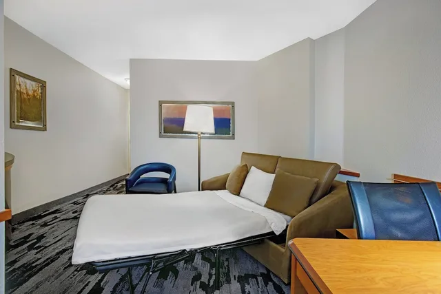 جناح بسرير كينج مع أريكة، Fairfield Inn Suites Carlsbad 2/5