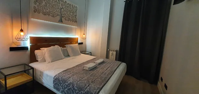 غرفة بسرير مزدوج بحمام خاص، Lm Rooms Opera 1/1