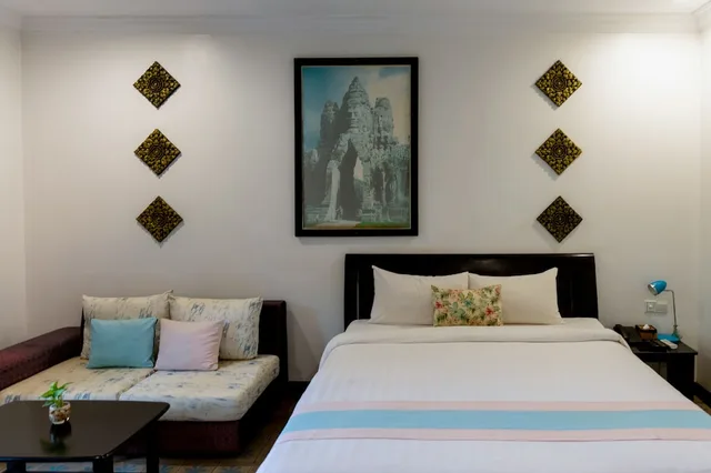 غرفة متصلة ديلوكس بسرير مزدوج وسريرين منفصلين، La Residence WatBo Hotel 5/10