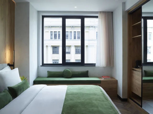 Port, King Bed, Square View، The Port Square Hotel 2/4