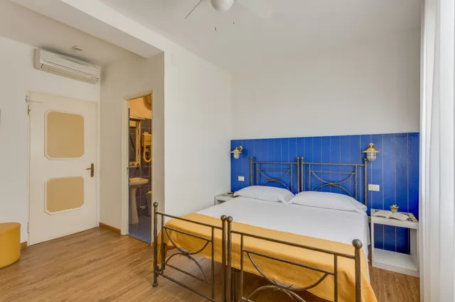 غرفة قياسية بسرير مزدوج، Hotel Torre Dei Borboni 1/7