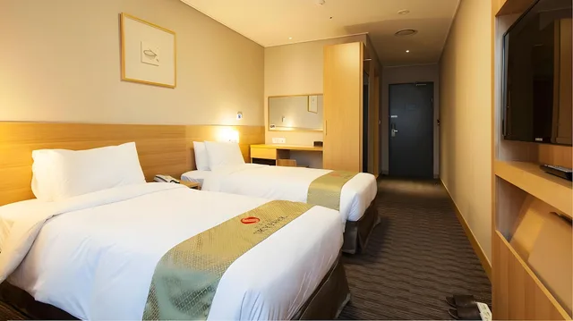غرفة قياسية بسريرين مزدوجين، Hotel Skypark Central Myeongdong 1/1