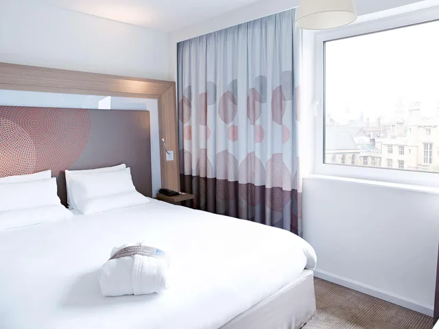 غرفة بريميوم تنفيذية بسرير كوين، Novotel London Waterloo 1/6