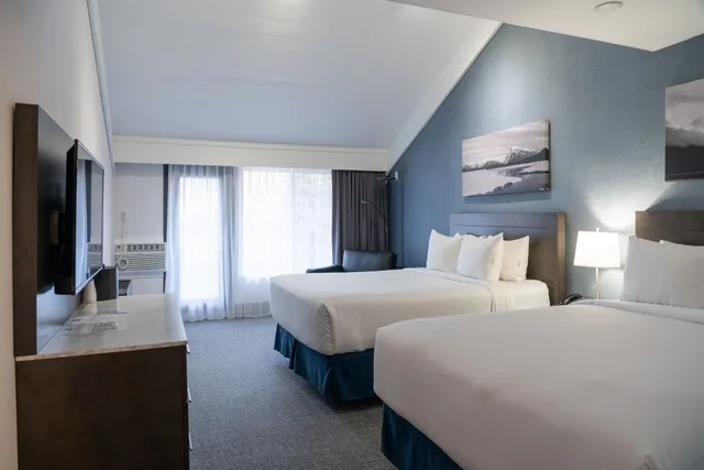 Superior Room, 2 Queens، Red Carpet Inn Banff Hotel 1/3