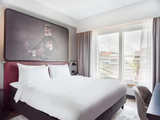 غرفة قياسية بشرفة، Radisson RED Oslo City Centre 3/6