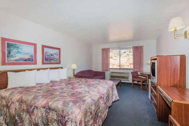 غرفة ديلوكس بسرير كينج، Days Inn By Wyndham Torrey Capitol Reef 1/1