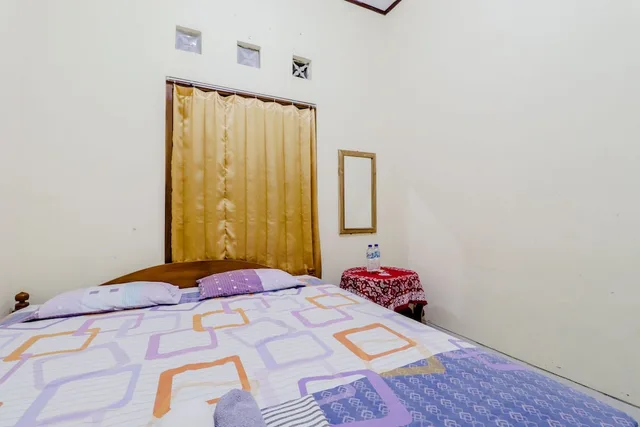 Standard, Double Bed, with Fan، Penginapan Barokah by ZUZU 8/10