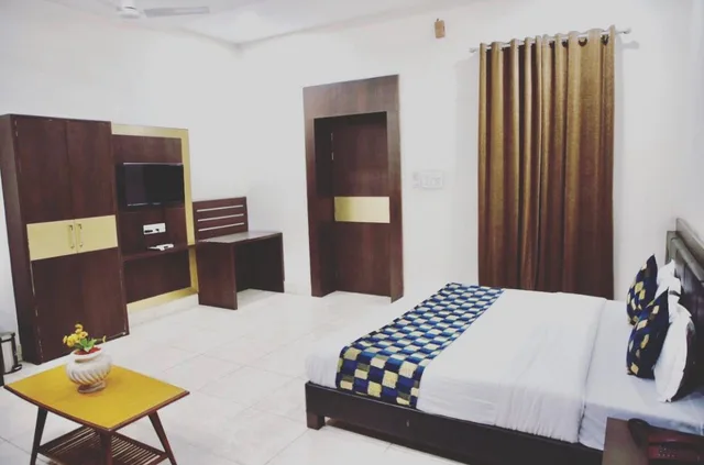 غرفة بريميوم بسرير مزدوج، Oyo 7880 Hotel Navrang 2/2