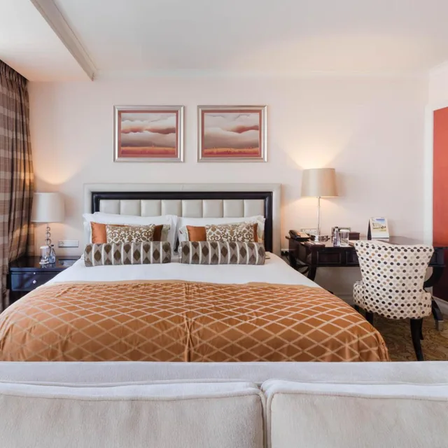 Suite, King Bed, Taj Cape Town 1/10