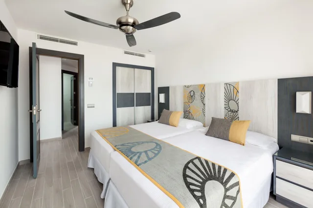 غرفة عائلية بشرفة بغرفتي نوم، Riu Chiclana 2/4