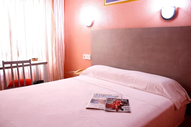 غرفة تقليدية بسرير كوين، Hotel Universal Murcia 4/10