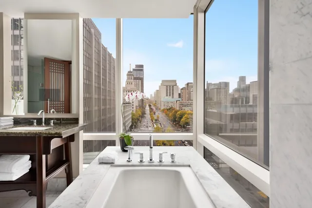 غرفة بريميير بإطلالة، Shangri-La Toronto 10/10